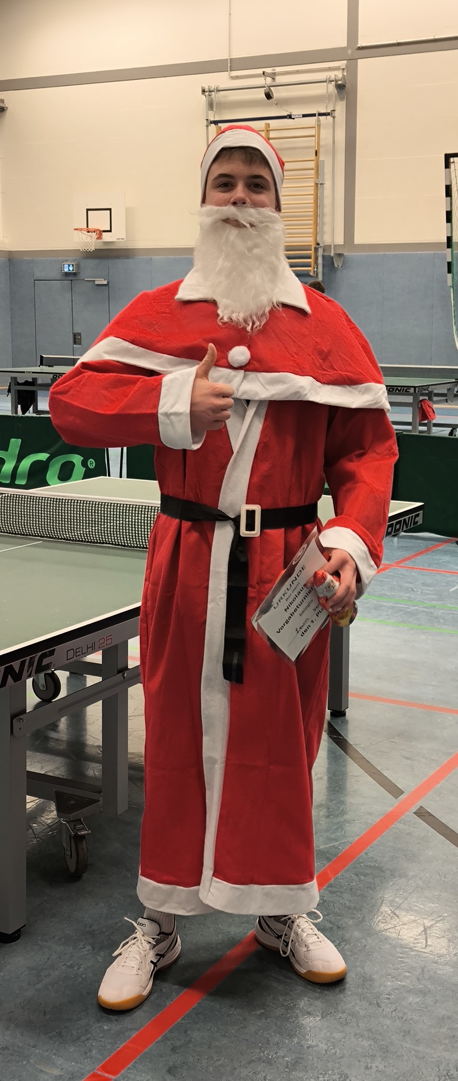 TT: Neuer Nikolaus gekürt – Lewin Hemmer gewinnt traditionelles Vorgabeturnier