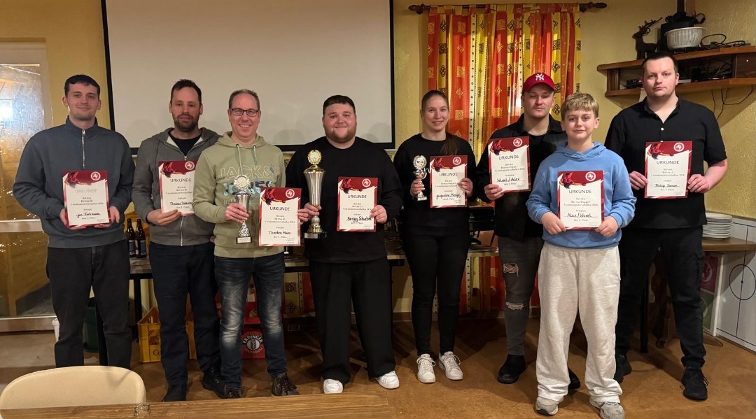 Die Sieger der Vereinsmeisterschaften (von links nach rechts): Jan Fortmann, Thomas Pohlmann, Thorsten Maier, Sergej Schwebel, Jacqueline Fortmann, Dominik Woyciechowski, Alex Erlenbusch, Philip Simon.