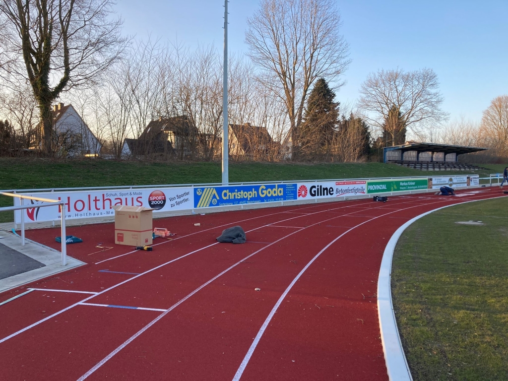 Fußball: Arbeitseinsatz im Stadion